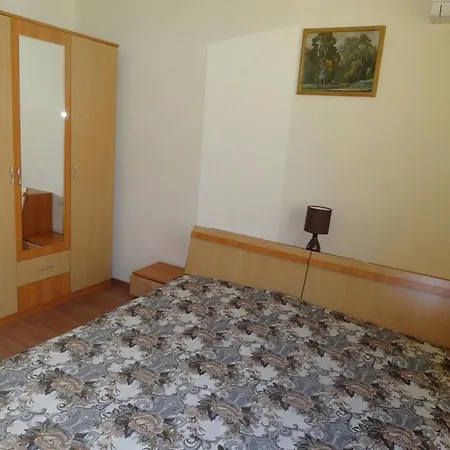 Апартаменты Spacious Three-room