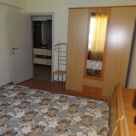 Spacious Three-room Апартаменты